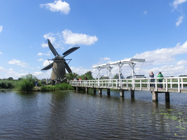 風車が立ち並ぶ世界遺産キンデルダイクに行ってみた アクセス 感想 Memoruのいろは